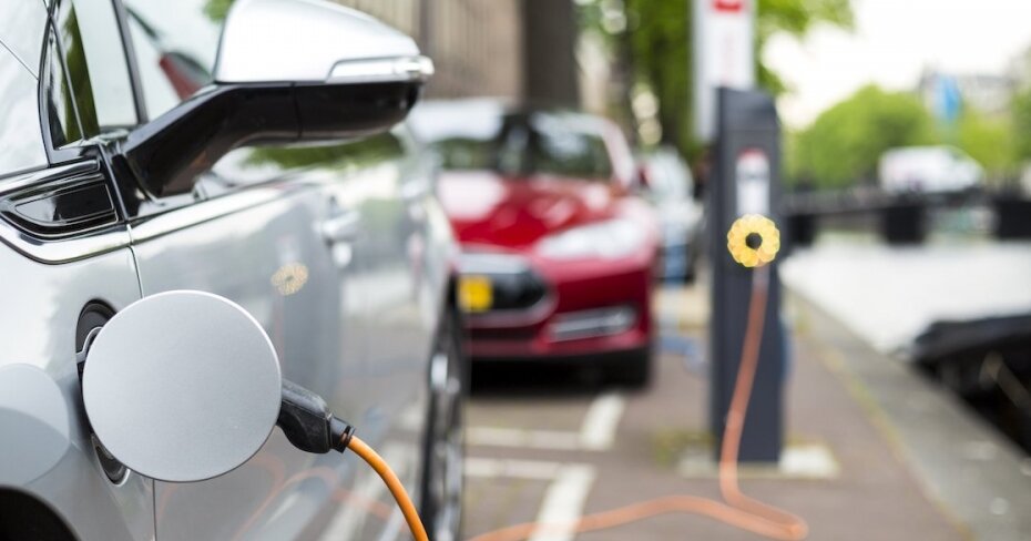 Les voitures électriques sont-elles plus chères à assurer ?