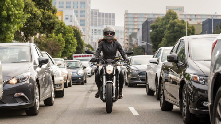 3 conseils pour une conduite en ville à moto
